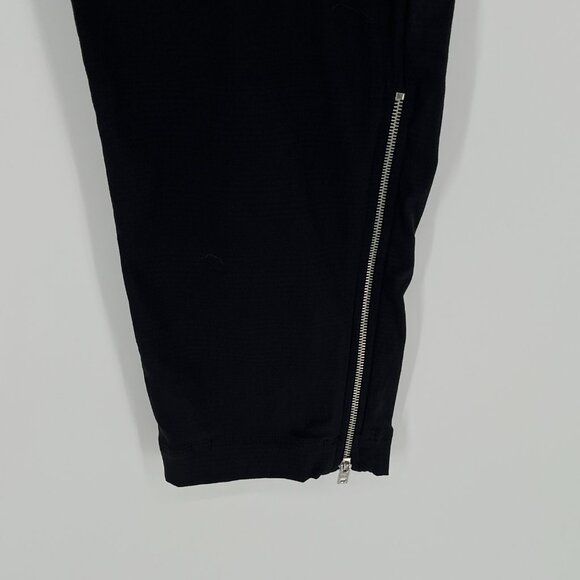 Athleta Trekkie Mod Crop Zip Ankle Pants Black Travel Hiking Commuter Activewear - Picture 7 of 10